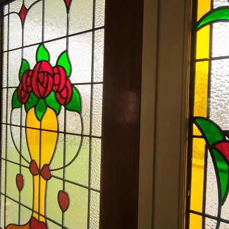 Victorian Designs - Spacious Home In Rotorua Central Екстериор снимка