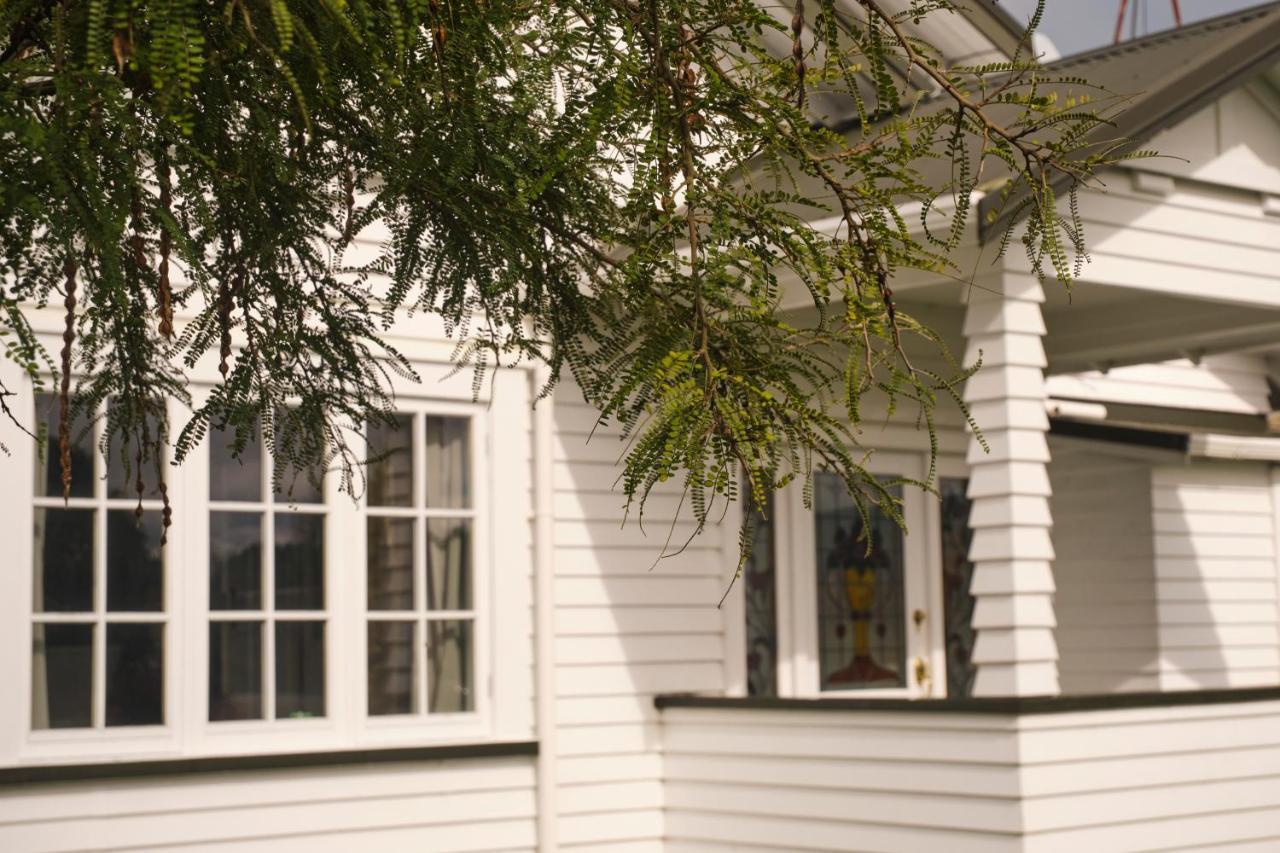 Victorian Designs - Spacious Home In Rotorua Central Екстериор снимка